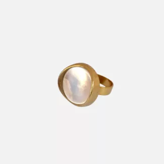 bague contemporaine effet nacré
