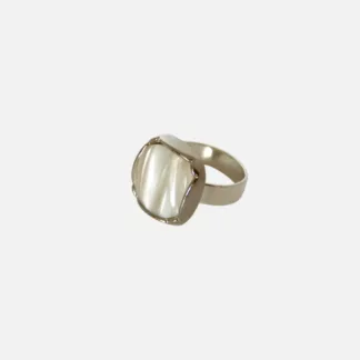 bague carré effet nacré