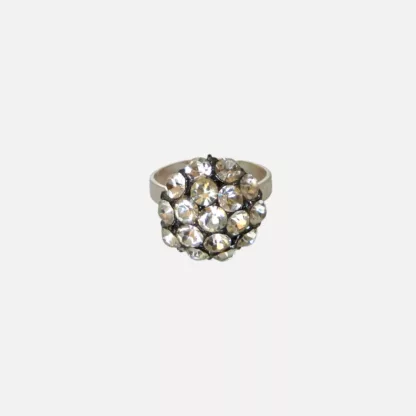 bague arrondie avec strass