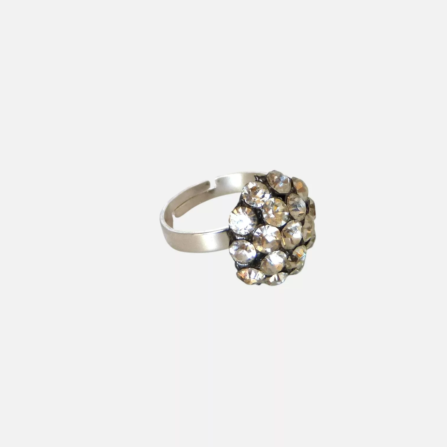 bague arrondie avec strass