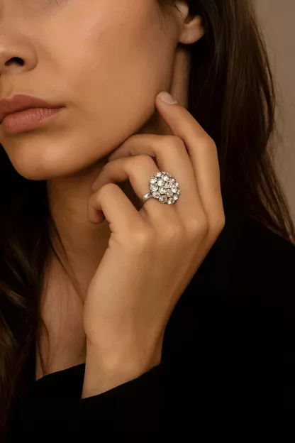 bague arrondie avec strass