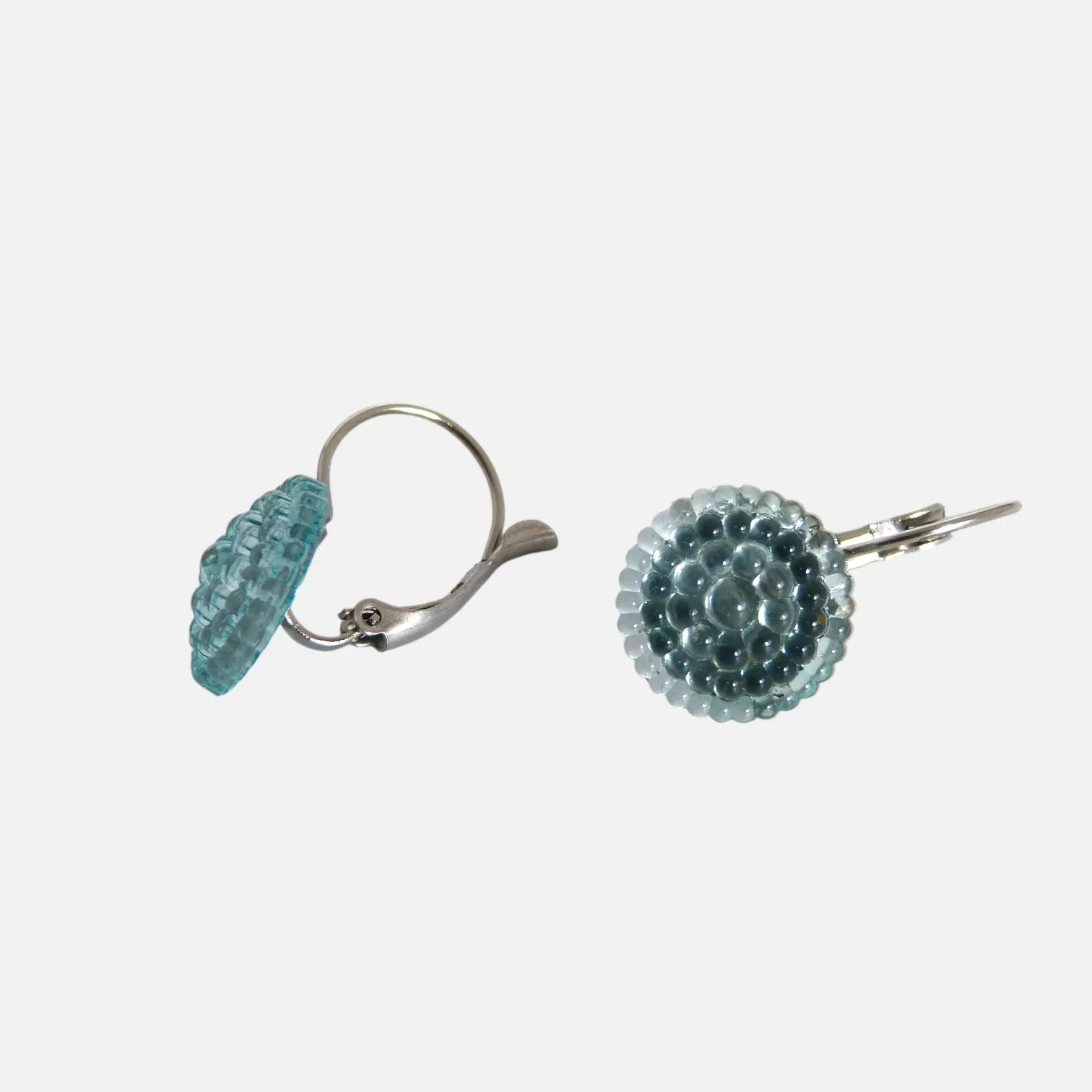 boucles d'oreilles translucides