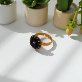 bague noire et dorée
