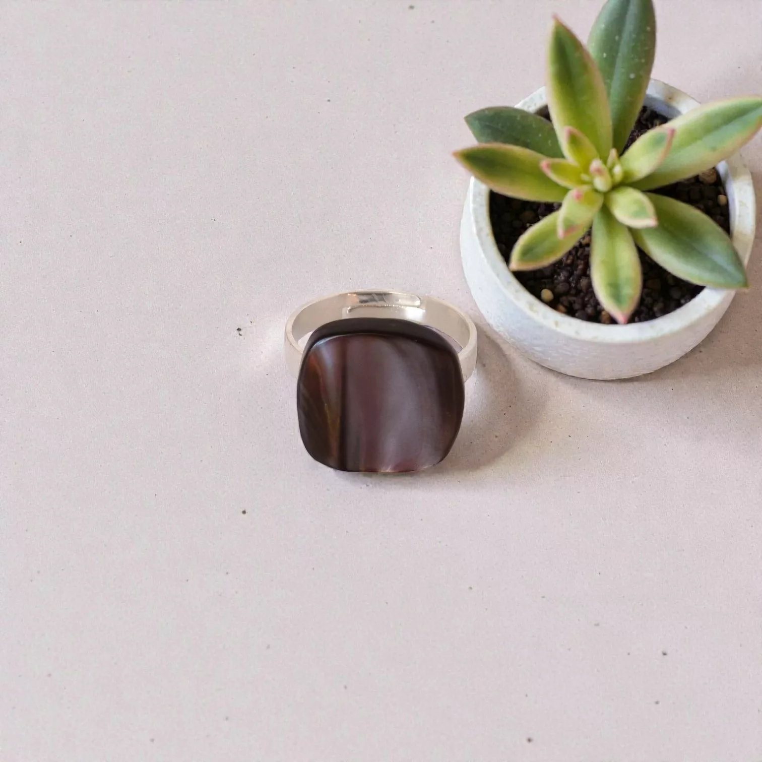 bague carrée en nacre