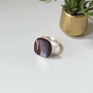 bague carrée en nacre