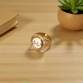 bague crème et dorée