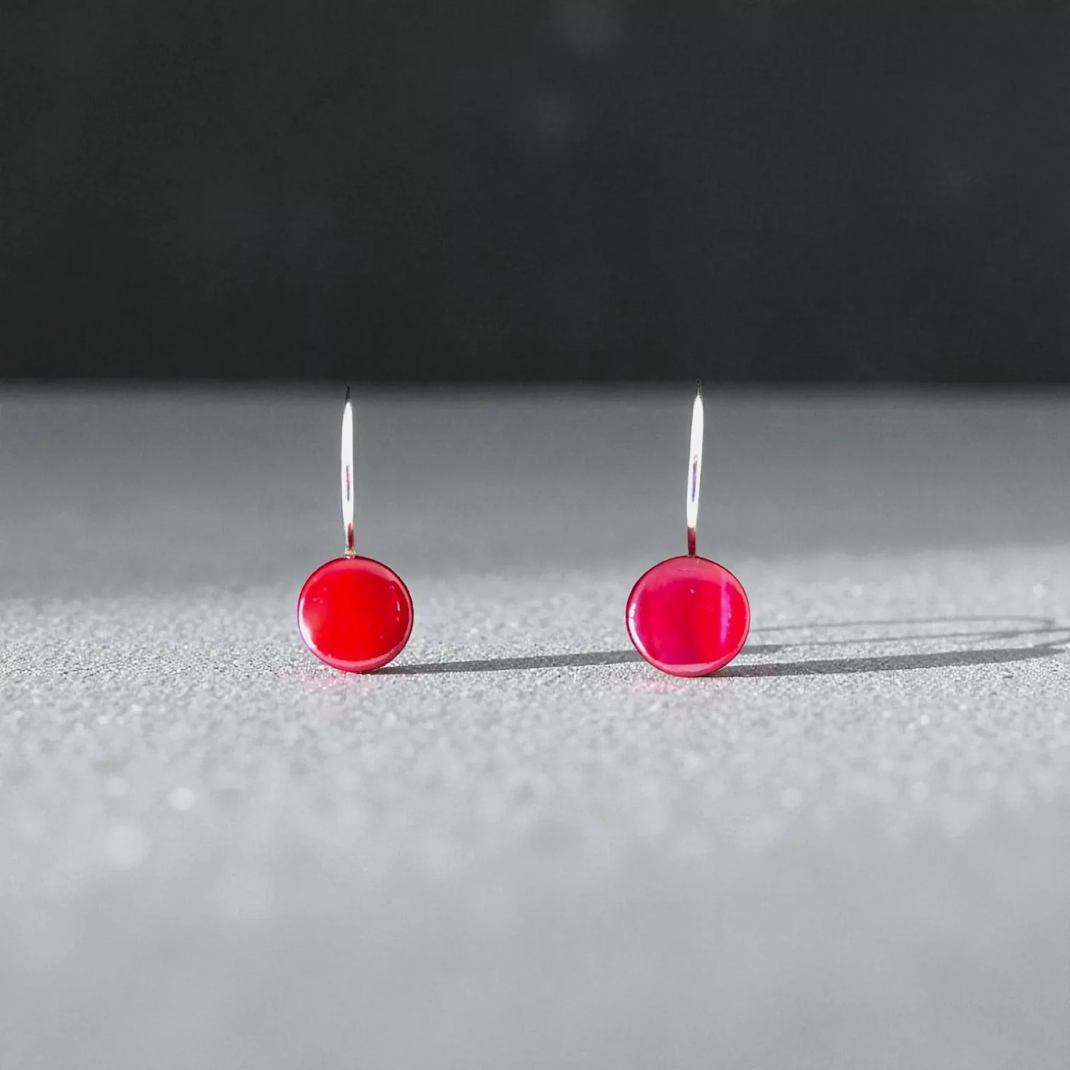 boucles d'oreilles en nacre fouge