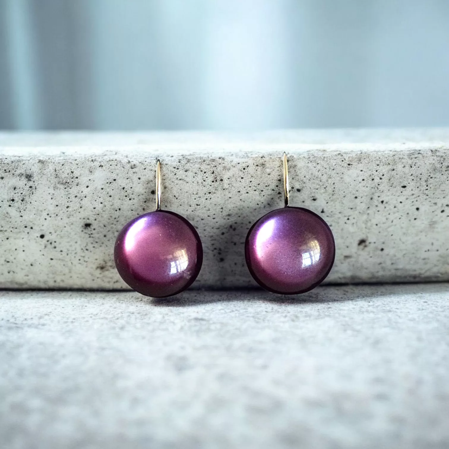 boucles d'oreilles violettes