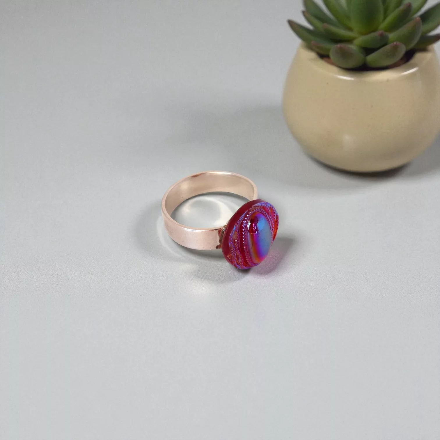 bague oeil rouge