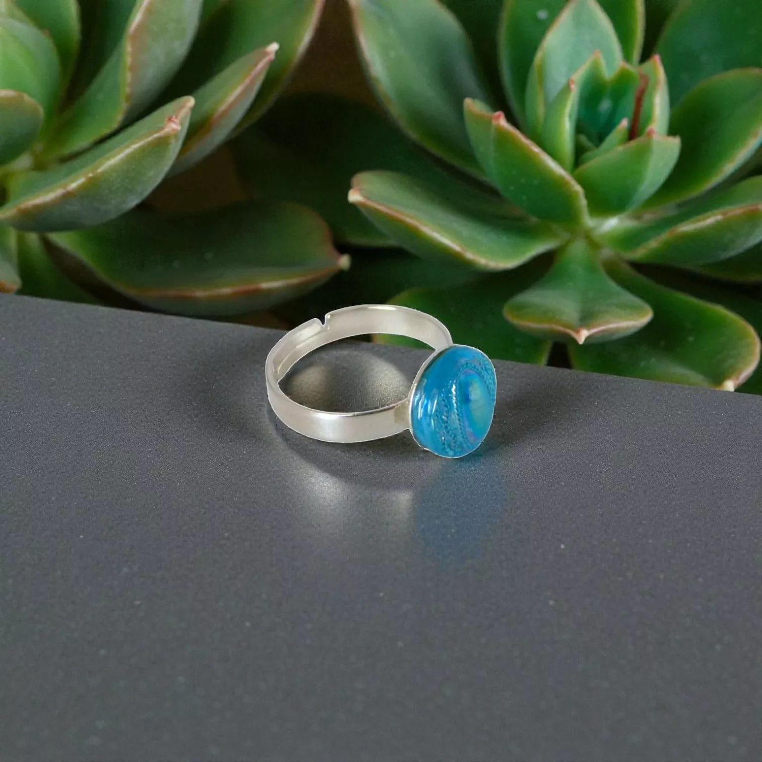 bague bleue en verre
