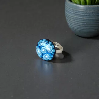Bague Murano bleue Mosaïque créée à partir d'un ancien bouton en verre