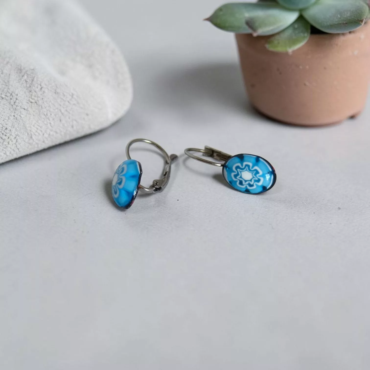 boucles-oreilles-fleur-murano-bleu-azur