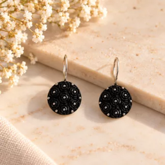 Boucles d’oreilles en verre noir Nocturne en anciens boutons