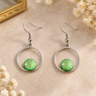 Boucles d'oreilles vertes argentées Rosée Verte en anciens boutons